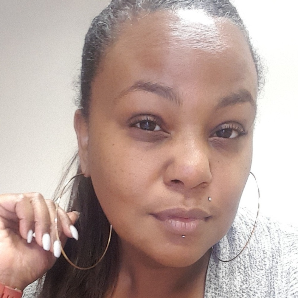 Meet your Posher, Deborah